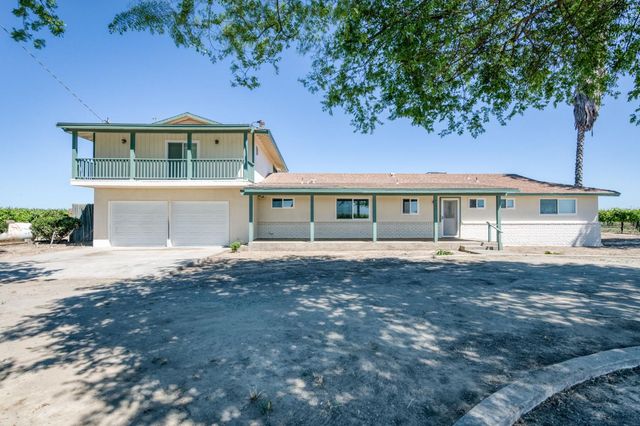 4154 W Mountain View Avenue, Caruthers, CA 93609