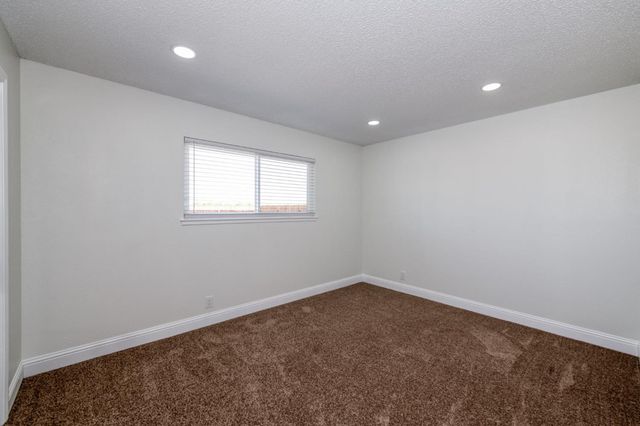 4154 W Mountain View Avenue, Caruthers, CA 93609