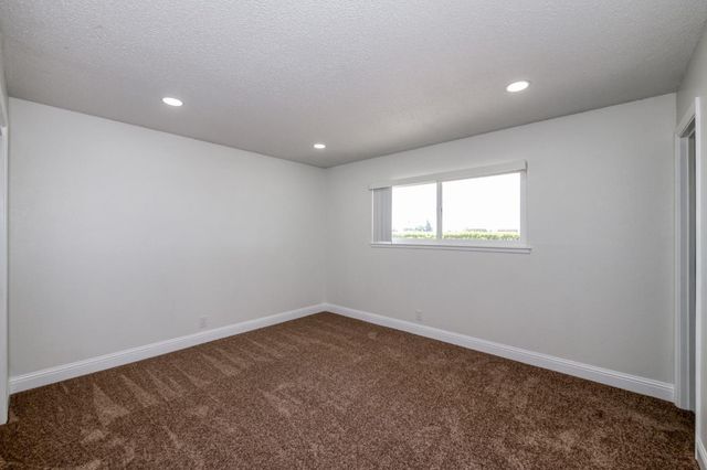 4154 W Mountain View Avenue, Caruthers, CA 93609