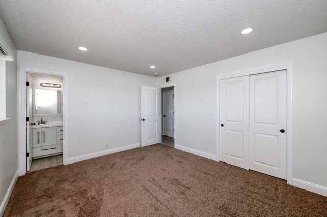 4154 W Mountain View Avenue, Caruthers, CA 93609