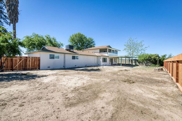 4154 W Mountain View Avenue, Caruthers, CA 93609