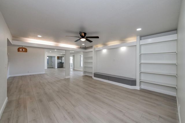 4154 W Mountain View Avenue, Caruthers, CA 93609