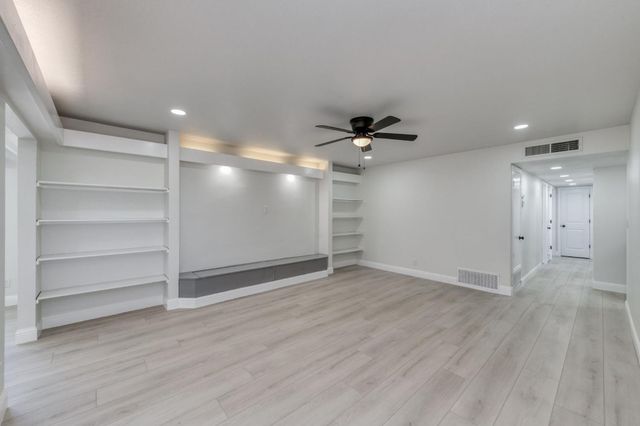 4154 W Mountain View Avenue, Caruthers, CA 93609