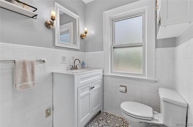 2215 Pierce Avenue, Niagara Falls, NY 14301