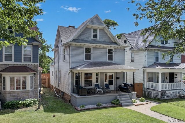 2215 Pierce Avenue, Niagara Falls, NY 14301