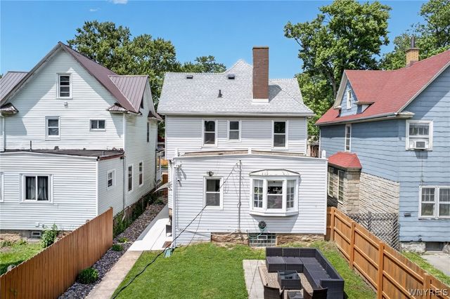 2215 Pierce Avenue, Niagara Falls, NY 14301