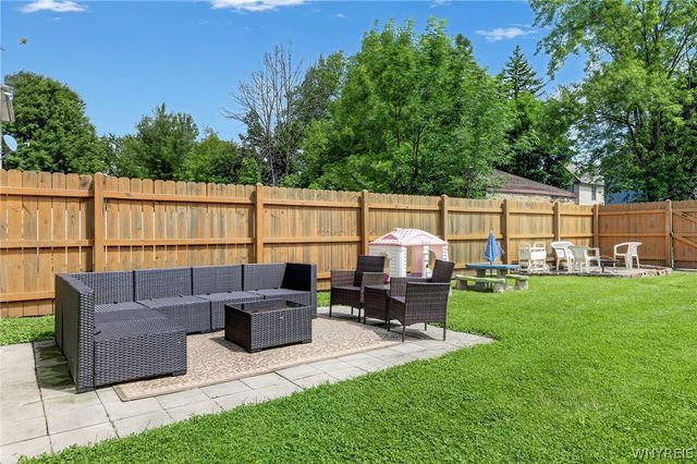2215 Pierce Avenue, Niagara Falls, NY 14301