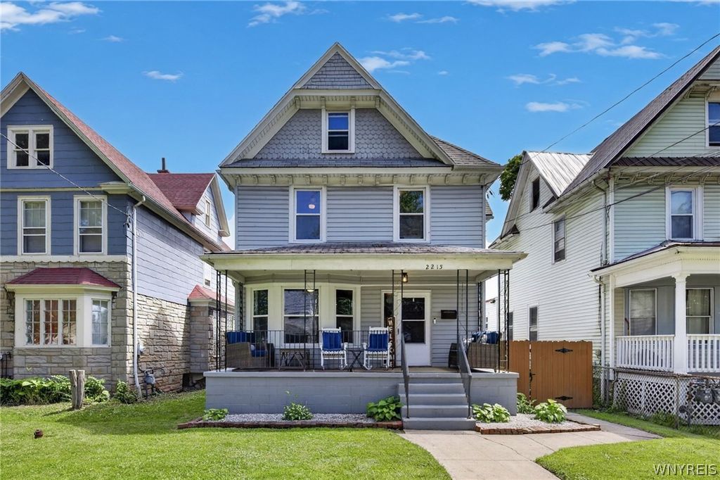 2215 Pierce Avenue, Niagara Falls, NY 14301