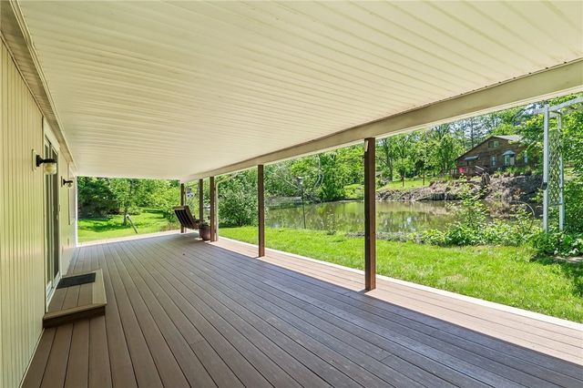 120 Lakeview Rd, Franklin Twp, PA 16123
