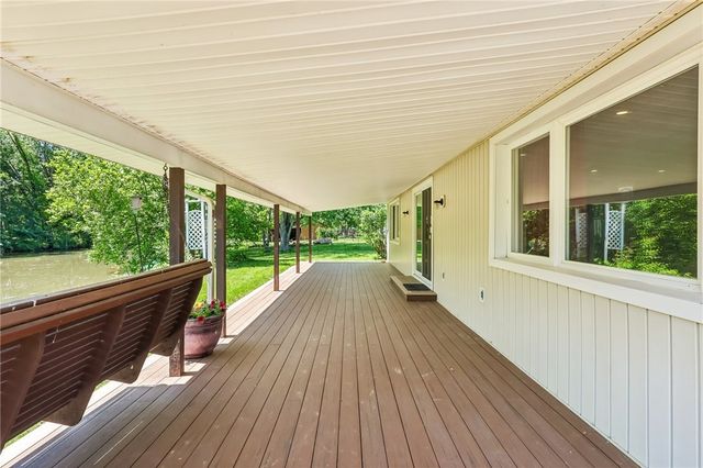 120 Lakeview Rd, Franklin Twp, PA 16123