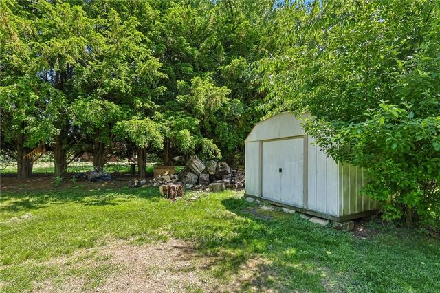 120 Lakeview Rd, Franklin Twp, PA 16123
