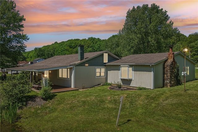 120 Lakeview Rd, Franklin Twp, PA 16123