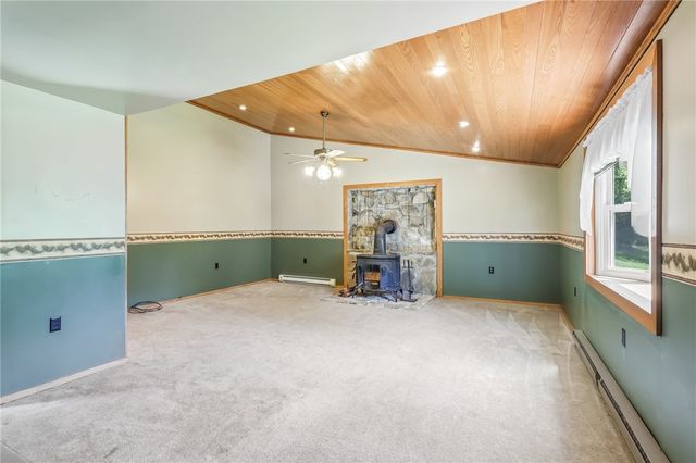 120 Lakeview Rd, Franklin Twp, PA 16123