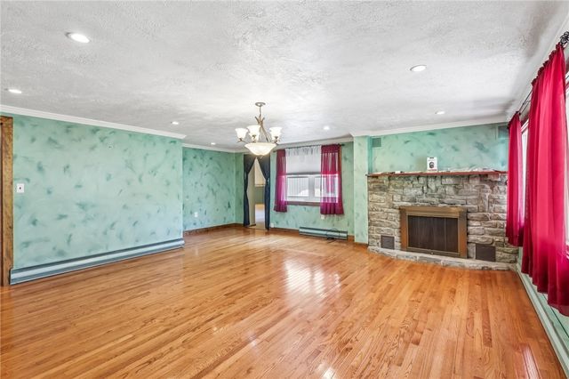 120 Lakeview Rd, Franklin Twp, PA 16123