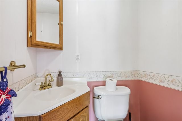 120 Lakeview Rd, Franklin Twp, PA 16123