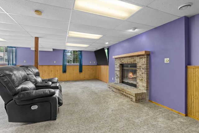 325 W Rice Drive, Beloit, WI 53511