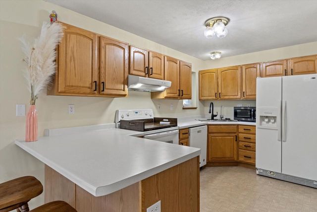 325 W Rice Drive, Beloit, WI 53511