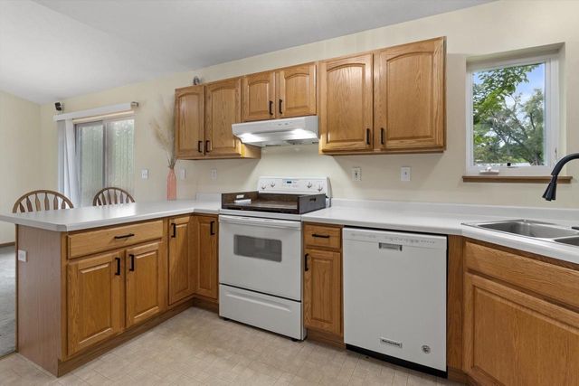 325 W Rice Drive, Beloit, WI 53511