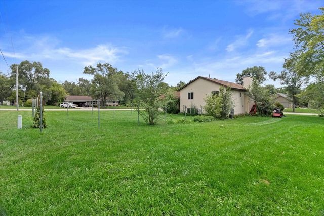 325 W Rice Drive, Beloit, WI 53511