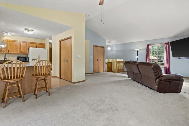 325 W Rice Drive, Beloit, WI 53511
