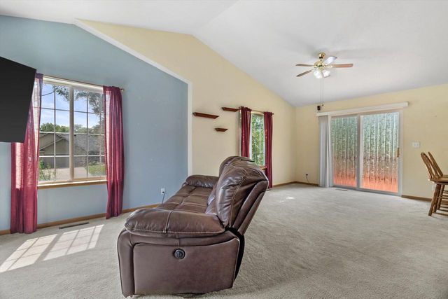 325 W Rice Drive, Beloit, WI 53511