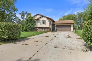 325 W Rice Drive, Beloit, WI 53511