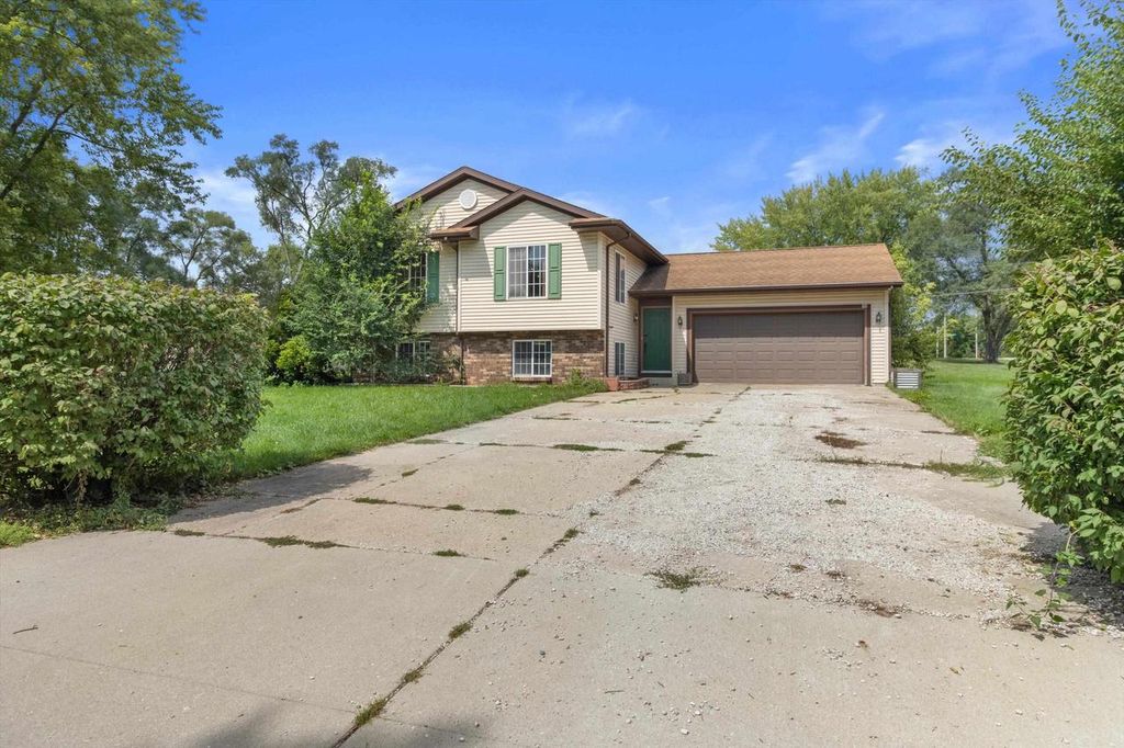 325 W Rice Drive, Beloit, WI 53511