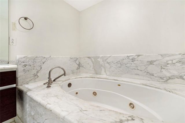 2627 S Bayshore Drive 1008, Miami, FL 33133