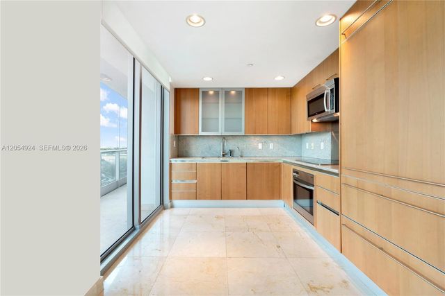 2627 S Bayshore Drive 1008, Miami, FL 33133
