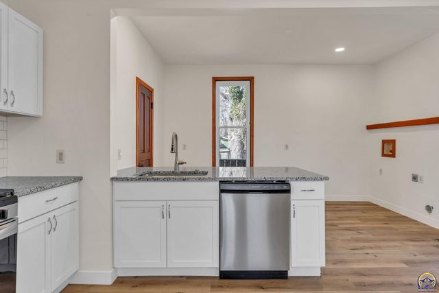 1192 SW Fillmore ST, Topeka, KS 66604