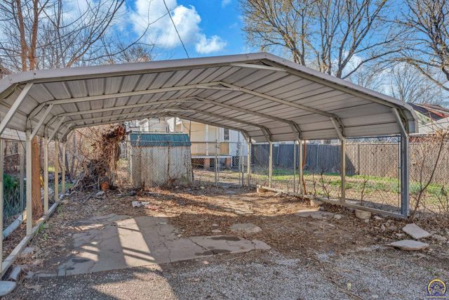 1192 SW Fillmore ST, Topeka, KS 66604