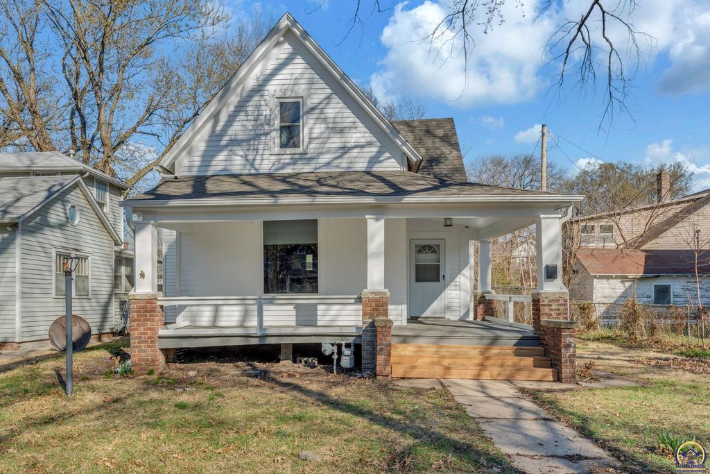 1192 SW Fillmore ST, Topeka, KS 66604