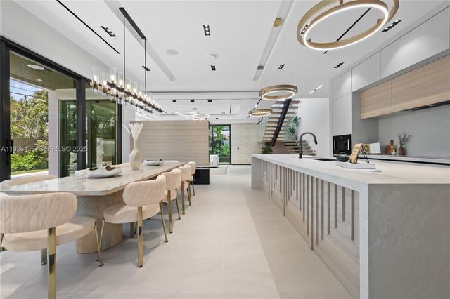 255 Capri Ave, Lauderdale By The Sea, FL 33308