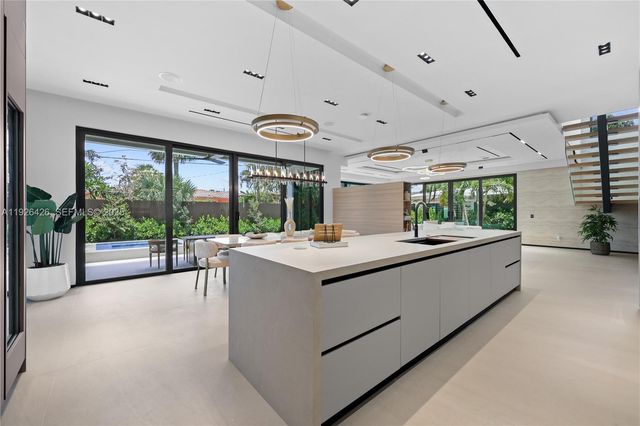 255 Capri Ave, Lauderdale By The Sea, FL 33308