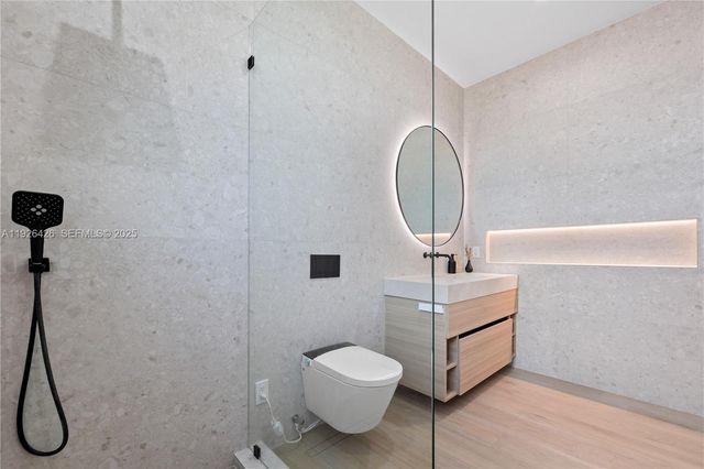 255 Capri Ave, Lauderdale By The Sea, FL 33308