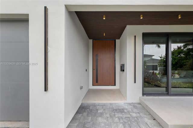 255 Capri Ave, Lauderdale By The Sea, FL 33308