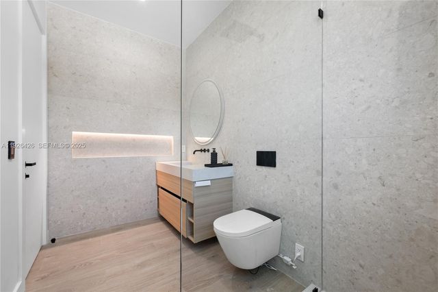 255 Capri Ave, Lauderdale By The Sea, FL 33308