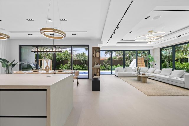 255 Capri Ave, Lauderdale By The Sea, FL 33308