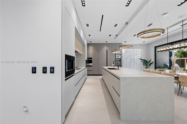 255 Capri Ave, Lauderdale By The Sea, FL 33308