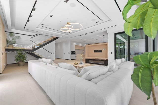 255 Capri Ave, Lauderdale By The Sea, FL 33308