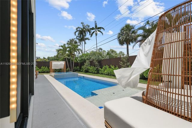 255 Capri Ave, Lauderdale By The Sea, FL 33308