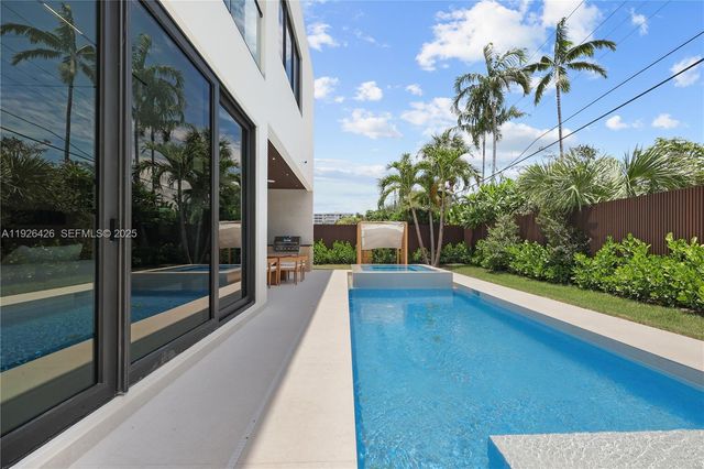 255 Capri Ave, Lauderdale By The Sea, FL 33308