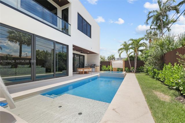 255 Capri Ave, Lauderdale By The Sea, FL 33308