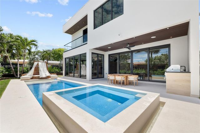 255 Capri Ave, Lauderdale By The Sea, FL 33308