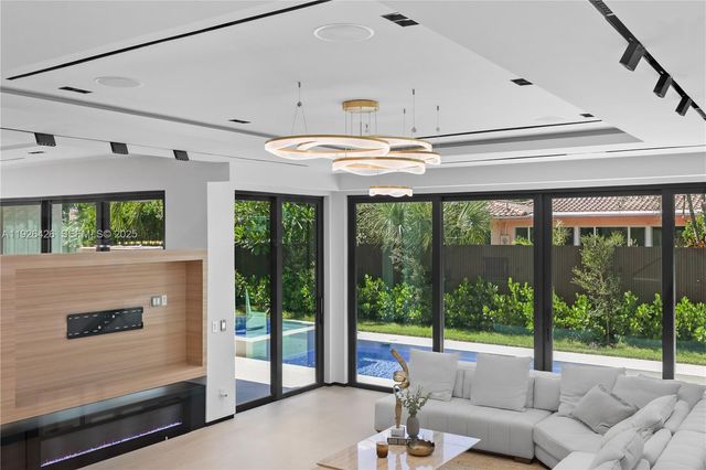 255 Capri Ave, Lauderdale By The Sea, FL 33308