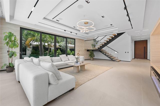 255 Capri Ave, Lauderdale By The Sea, FL 33308