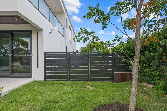 255 Capri Ave, Lauderdale By The Sea, FL 33308