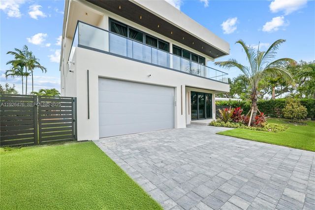 255 Capri Ave, Lauderdale By The Sea, FL 33308