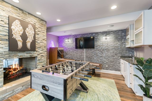 1527 W Pearson Street, Chicago, IL 60642