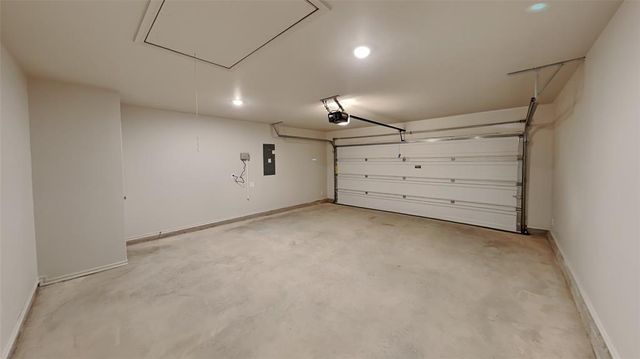 12704 Elba Drive, Yukon, OK 73099